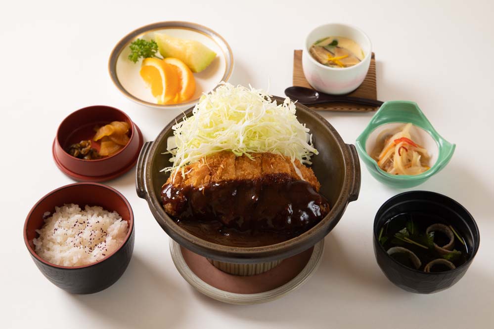 やわらか味噌カツ鍋定食